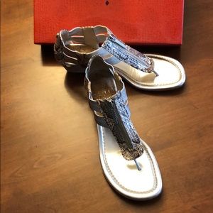 Dori-mo sandals
